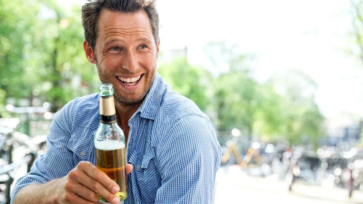 Românii au renunțat la alcool: ce arată statisticile și care este motivul