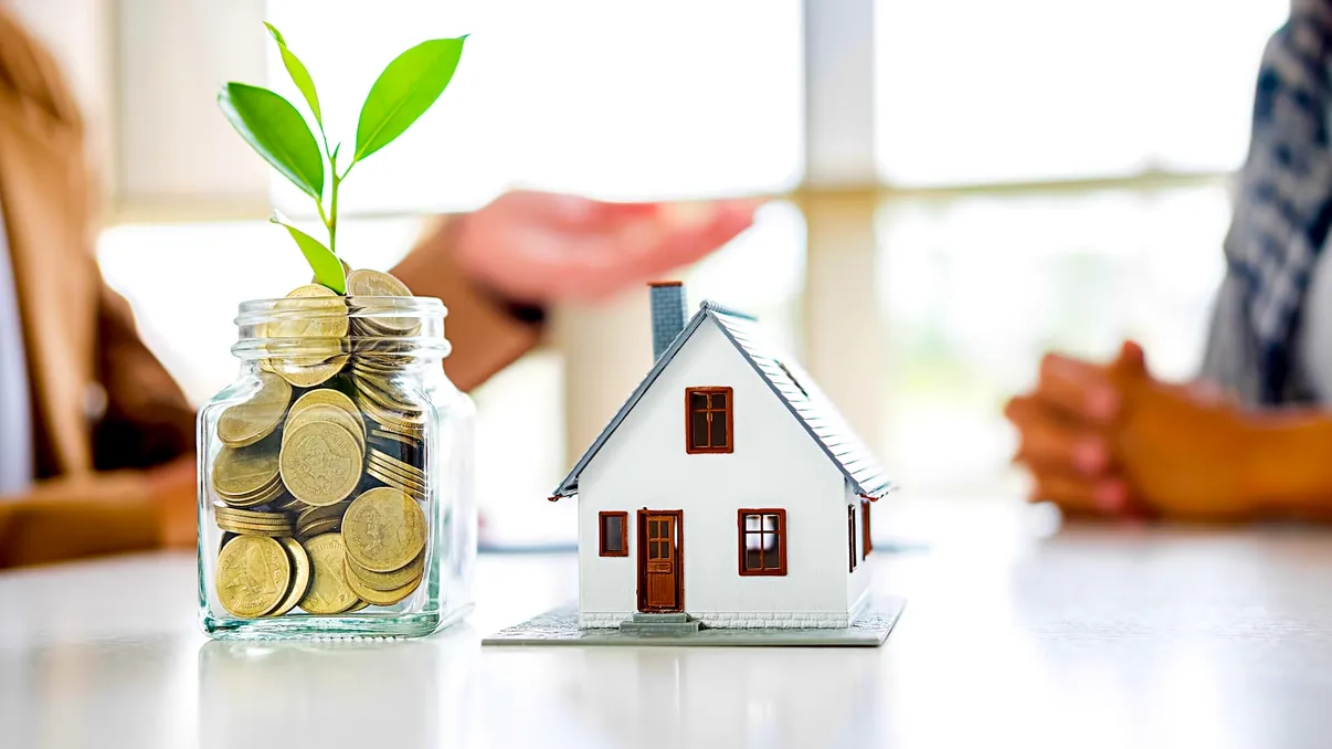 Bula imobiliară, într-o nouă etapă: românii care visează la case vor fi îngropați de ratele crescute în 2022