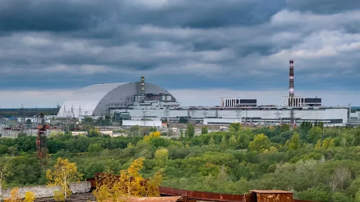 Trupele ruse au trecut cu tancurile prin Pădurea Roșie de la Cernobîl, ridicând un nor de praf radioactiv