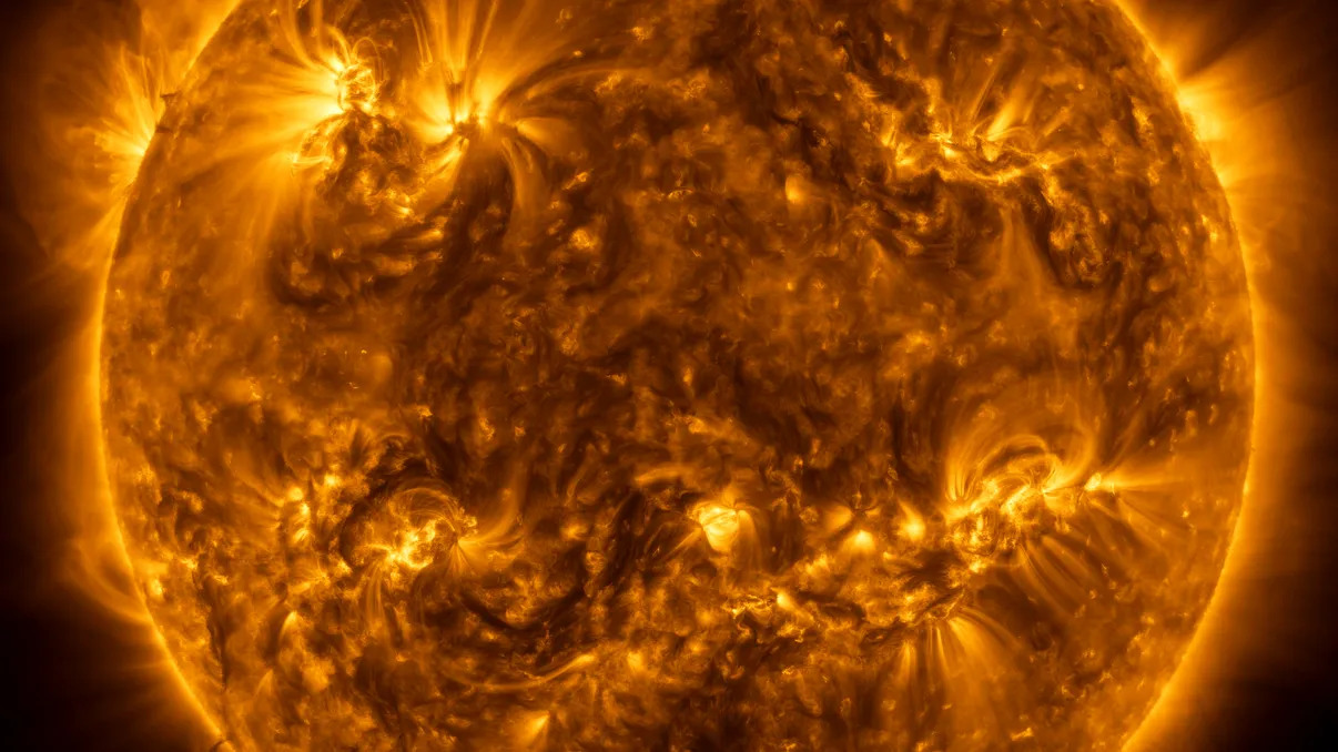 FOTO Imagine incredibilă, cea mai apropiată de Soare de până acum: cu cât mărești mai mult, cu atât ești mai uimit