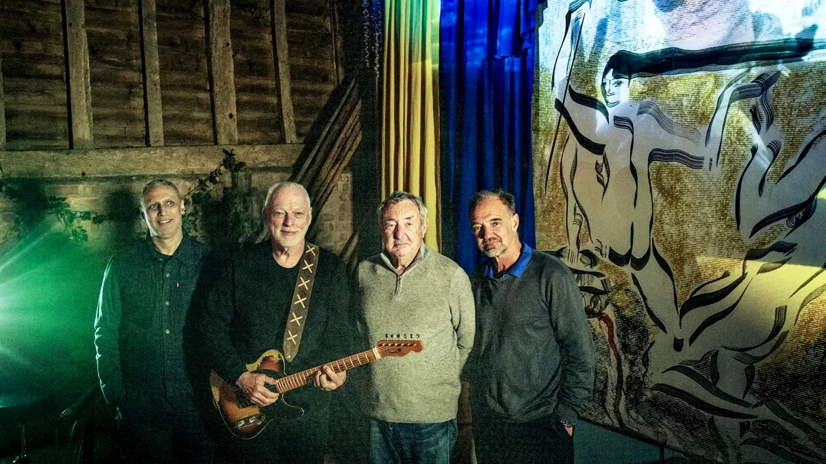 Pink Floyd s-a întors, după 28 ani, cu o piesă nouă, dedicată Ucrainei: ucraineanul care asigură vocalul piesei „Hey Hey Rise Up” s-a înrolat în armată