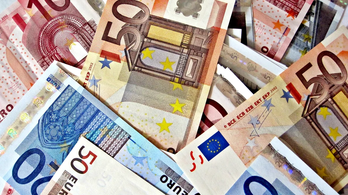 Se dau zeci de mii de euro celor care fac asta, în România: este pentru binele copiilor