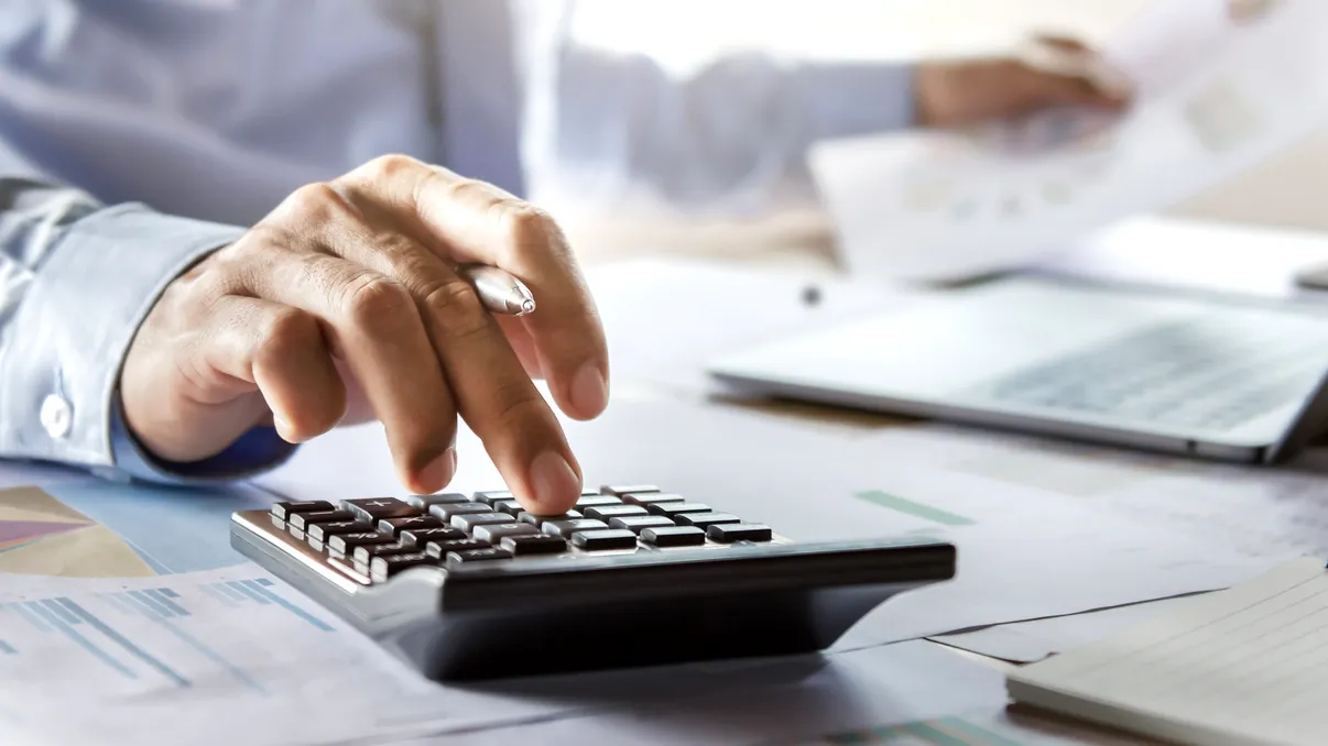 Se schimbă legea pentru firme: noutățile mult așteptate în plan fiscal devin realitate