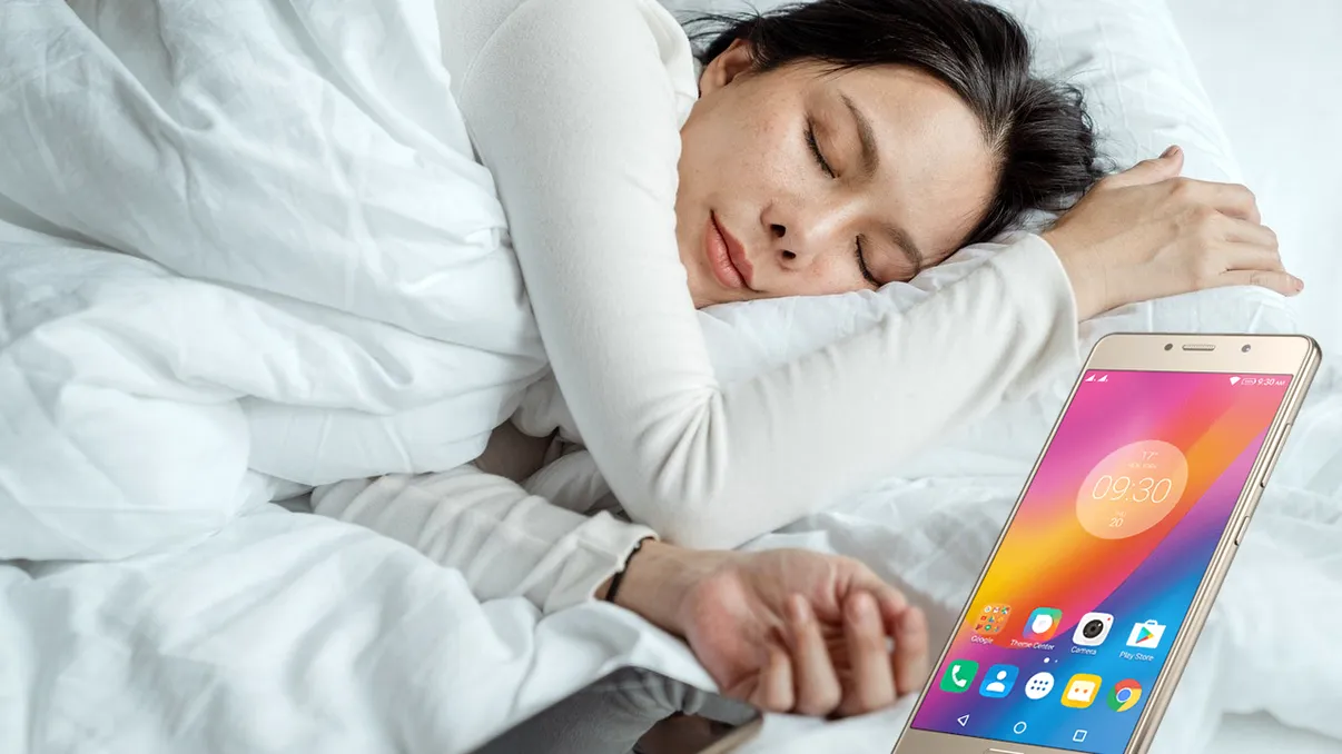 Dacă dormi cu telefonul lângă pat, am vești proaste pentru tine: cum te afectează