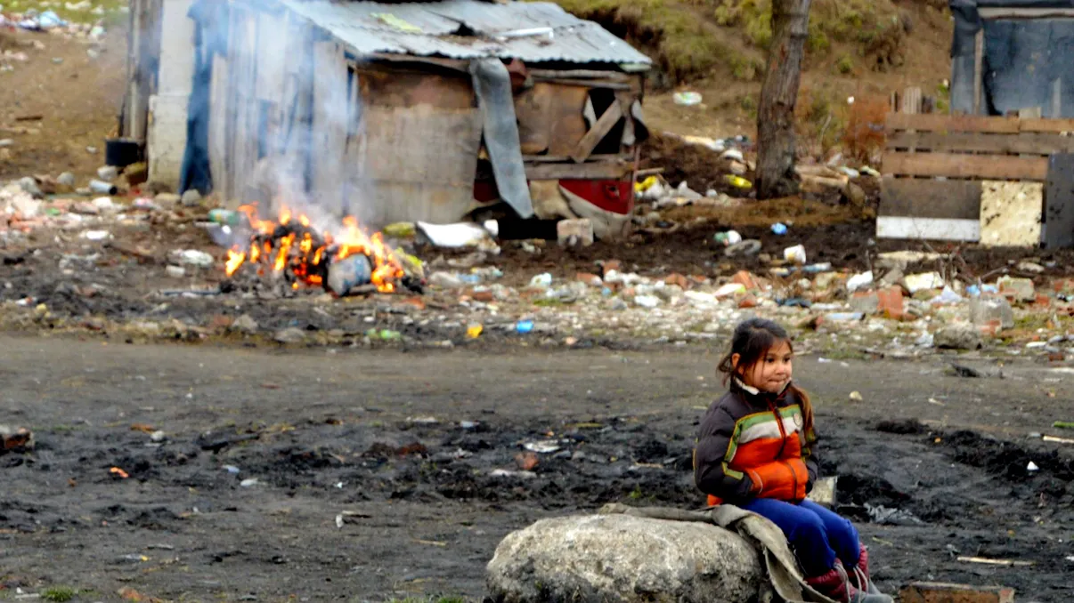 Top șapte motive pentru care românii sunt captivi în sărăcie: așa se irosesc banii