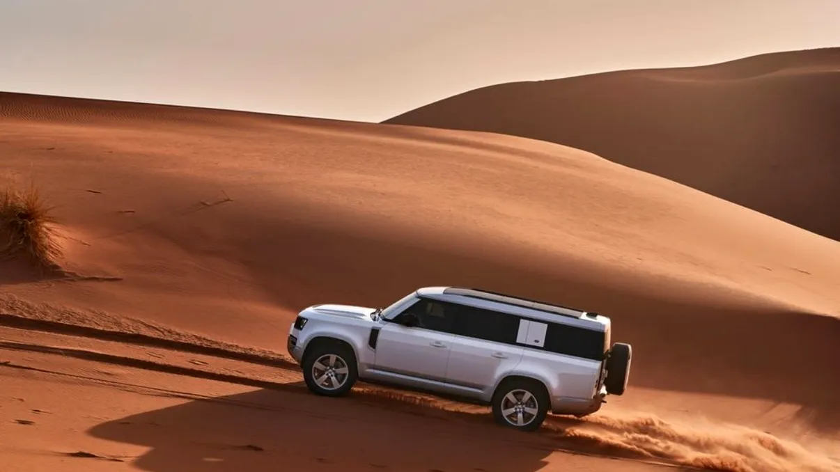 Land Rover a prezentat noul model Defender 130: când îl poți cumpăra, cât costă