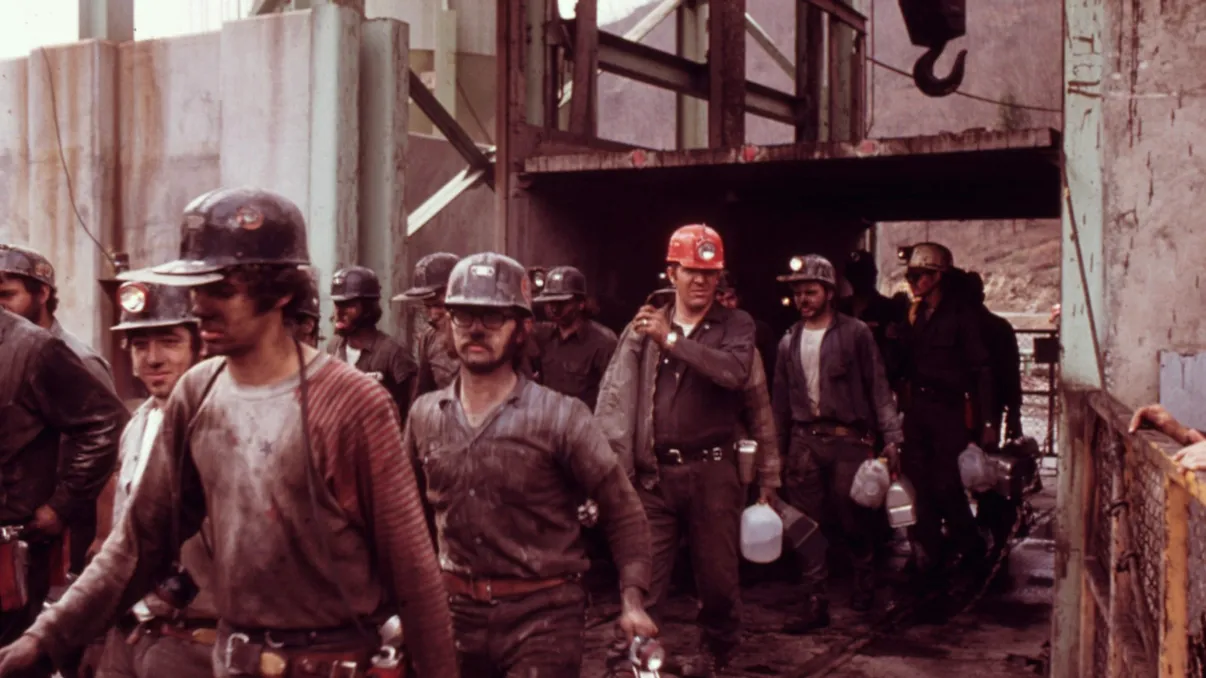 Politicienii români încearcă să repare erori din trecut: criza energetică ne arată că n-am procedat bine