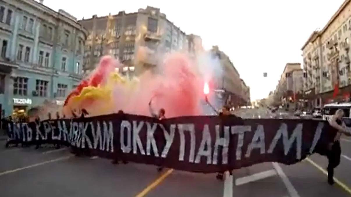 Rușii au ieșit în stradă, în semn de protest față de războiul din Ucraina. Forțele de ordine au apelat la violență