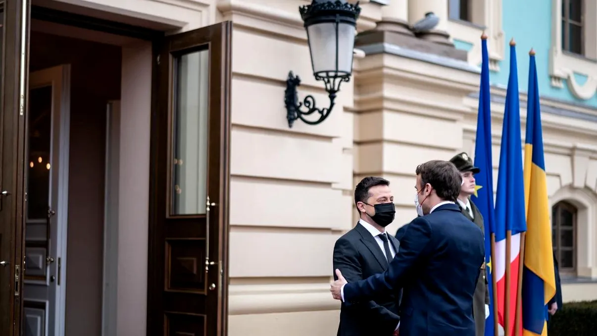 Volodimir Zelenski, dezamăgit de Emmanuel Macron: ”Ne-a cerut să renunțăm la unele teritorii”