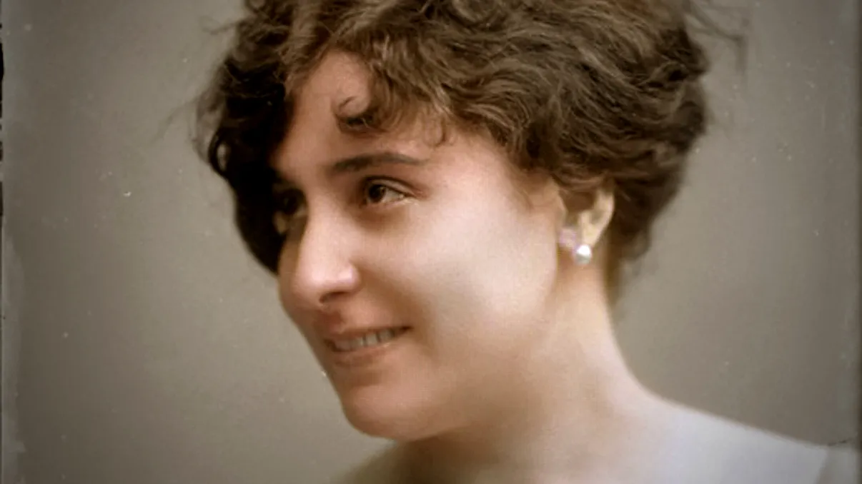 Diva iubită de milioane de români a murit în sărăcie lucie plină de datorii. Cine i-a mâncat averea celebrei Hariclea Darclée