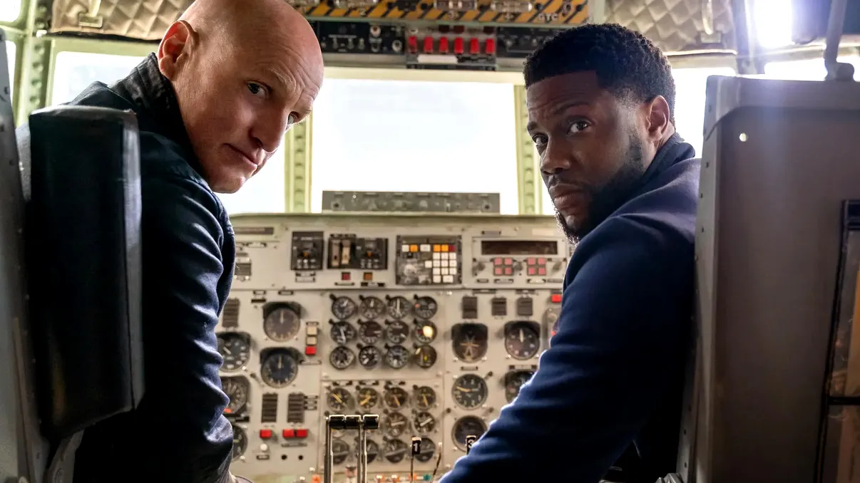 VIDEO The Man From Toronto primește trailer de la Netflix. Kevin Hart pretinde că e Woody Harrelson: cât de bine îi iese
