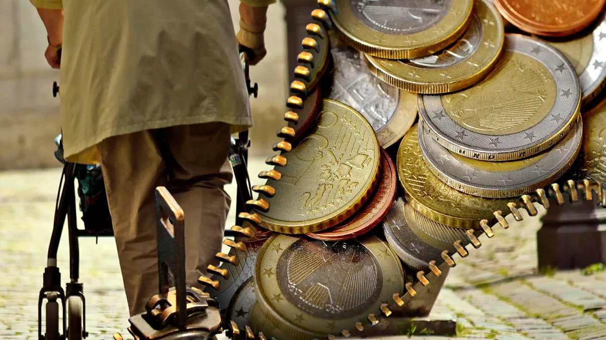 Cum e să fii pensionar de lux în România: ce bani îți virează statul în cont. Salariile IT-iștilor sunt praf în ochi