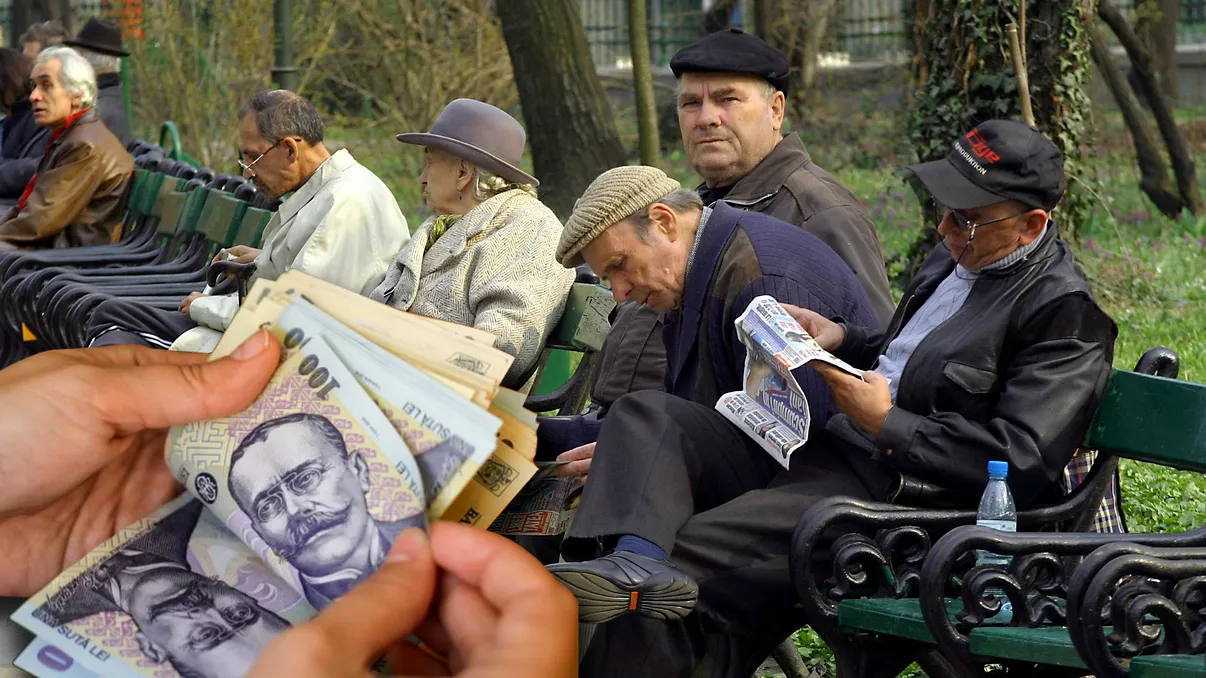 Ce se întâmplă cu ajutorul social de 250 de lei, dar cu cel de 700 de lei: când intră banii pe card, milioane de români așteaptă