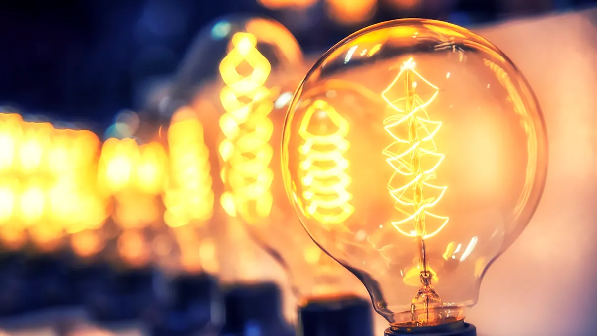 Mii de români rămân fără curent electric. Zonele afectate de revizii sunt București, Ilfov și Giurgiu