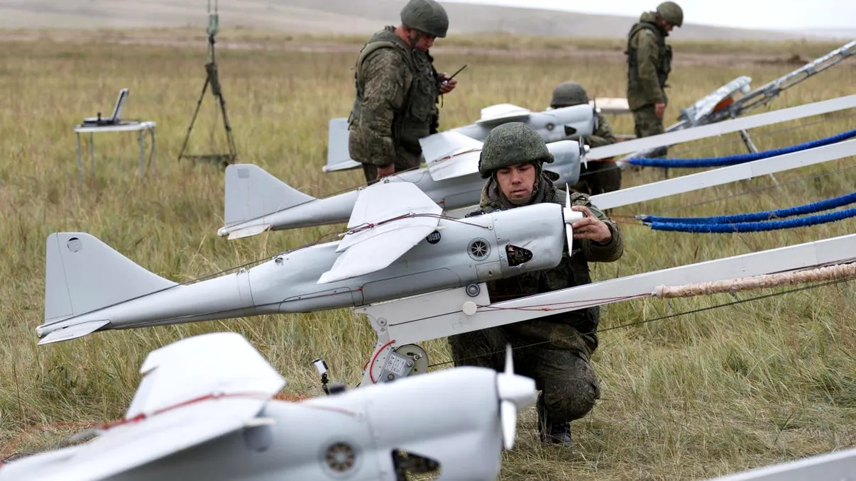 Țara care îi vine în ajutor lui Putin în război. Soldații ruși vor învăța să manevreze drone echipate cu arme