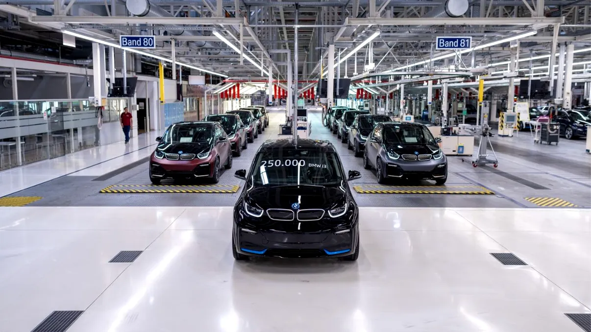 Final de eră la BMW: ce se întâmplă cu prima sa mașină electrică