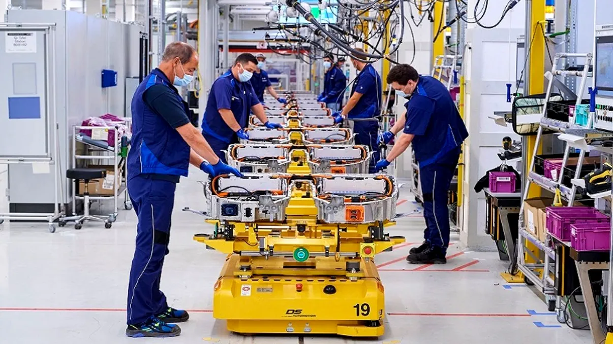 Sectorul industrial în care Europa vrea să fie lider: ce investiții se pregătesc, cum ne ajută