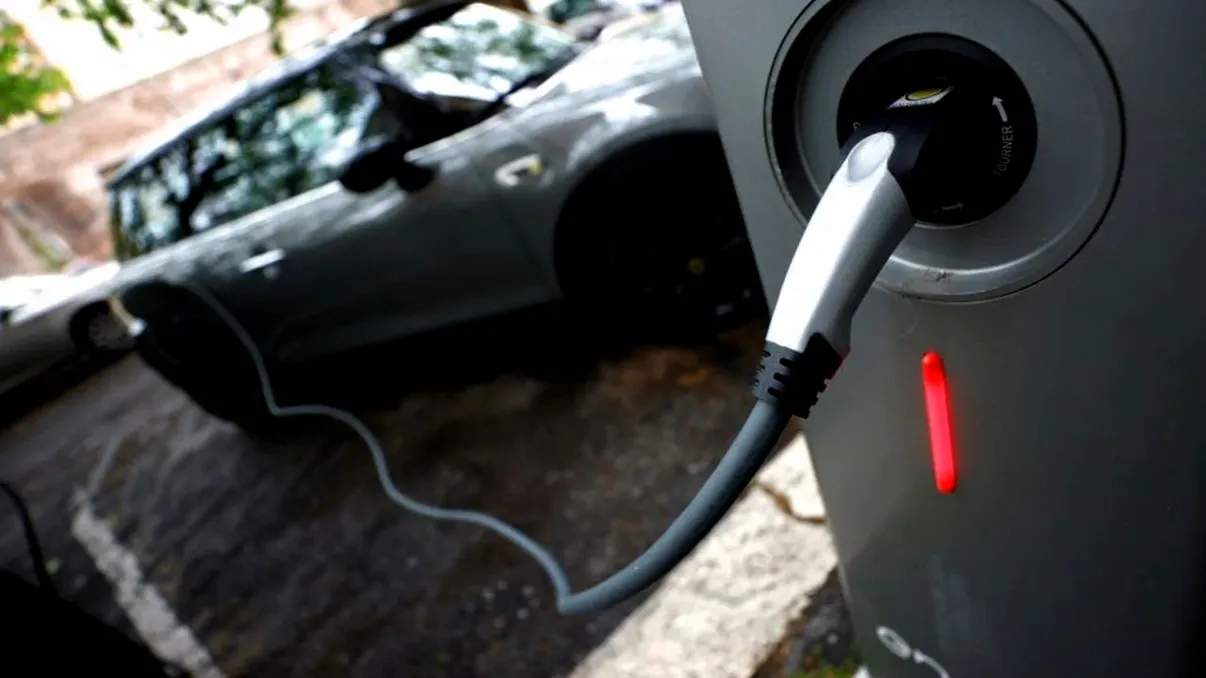 UE și stațiile de încărcare pentru mașini electrice: două țări domină. Pe ce loc e România