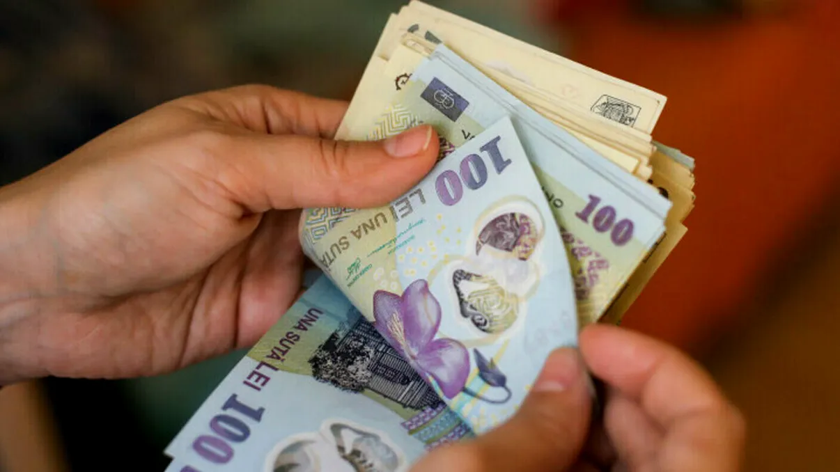 Codul Fiscal pune jugul pe tineri: nu contează cât de puțin câștigi, trebuie să plătești la stat. A fost eliminată excepția, toți sunt buni de plată acum