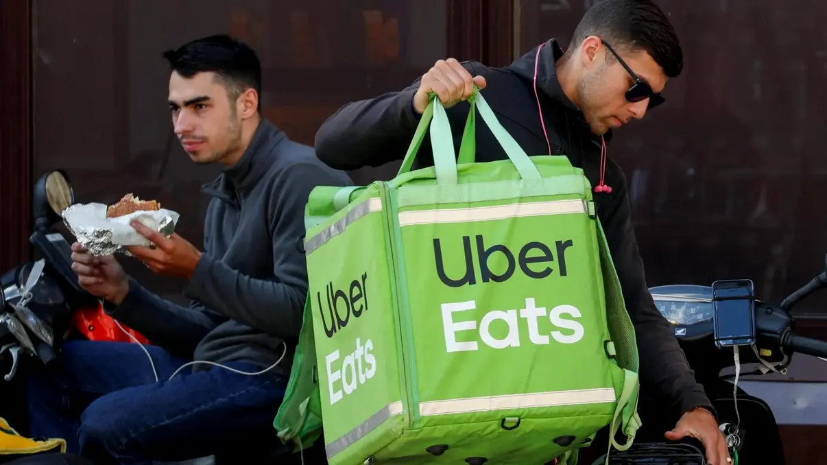 Uber, concurența directă a lui Glovo: ce planuri are serviciul de ridesharing