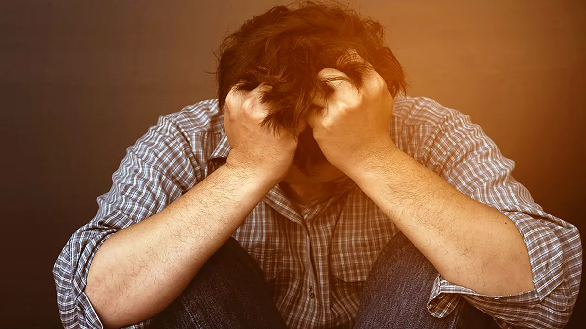 Ce se întâmplă cu creierul tău dacă ai mereu gânduri. De asta te simți obosit și extenuat