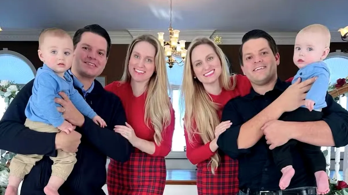 Gemeni identici căsătoriți cu gemeni identici: copiii lor sunt frați, dar și veri primari