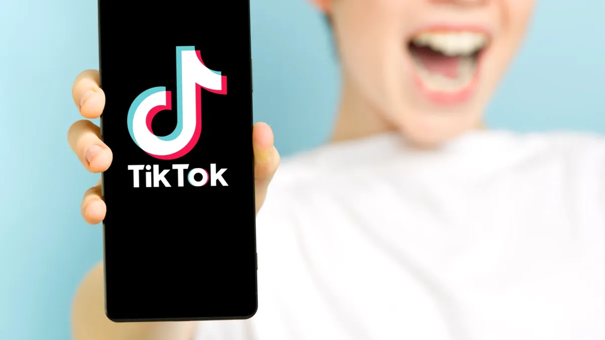 TikTok face concurență Spotify: vei putea asculta muzică pe platforma de socializare
