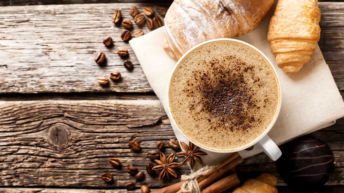 Clienții unui lanț de cafenele de Canada, „cumpărați” cu o cafea, fără voia lor: cum vrea Tim Hortons să-și spele păcatele cu „2 lei”