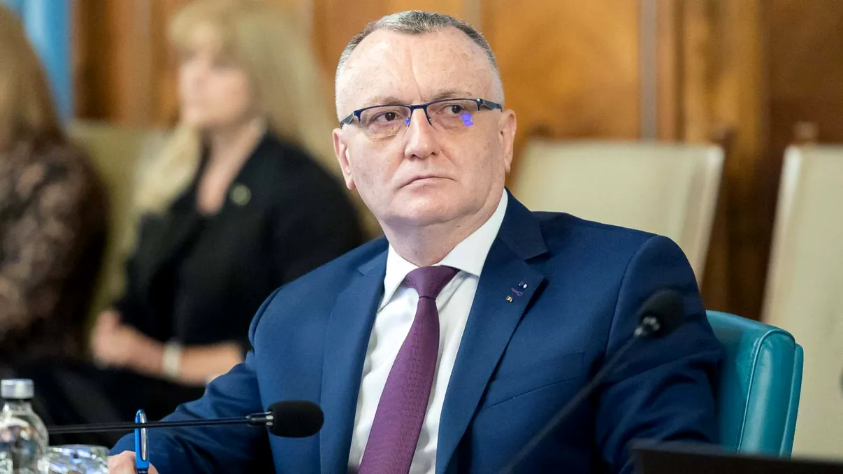 USR şi Forţa Dreptei depun moțiune simplă împotriva ministrului Cîmpeanu: „Face şcoala de ruşine”