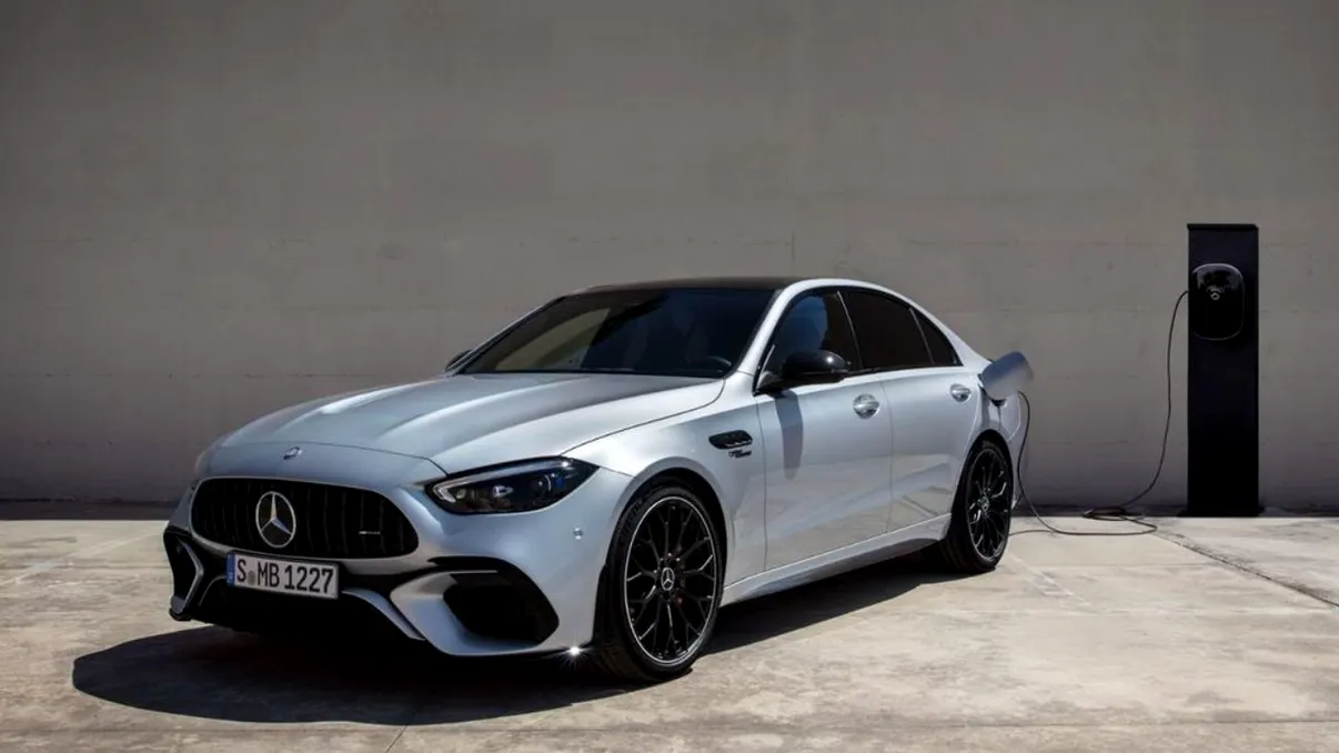 Mercedes lansează AMG C 63 hibrid: ce aduce nou pentru Clasa C