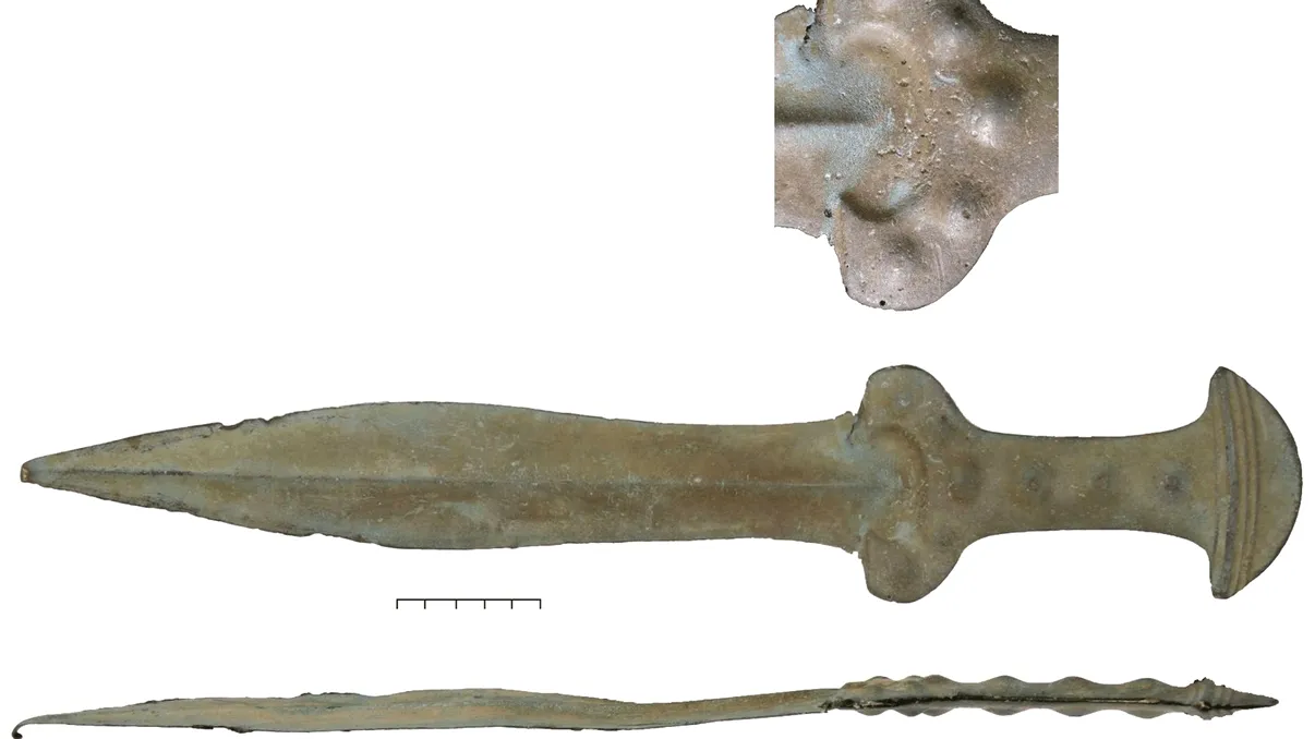 Descoperire arheologică unică: spadă veche de 3.800 de ani, găsită la Sebeș