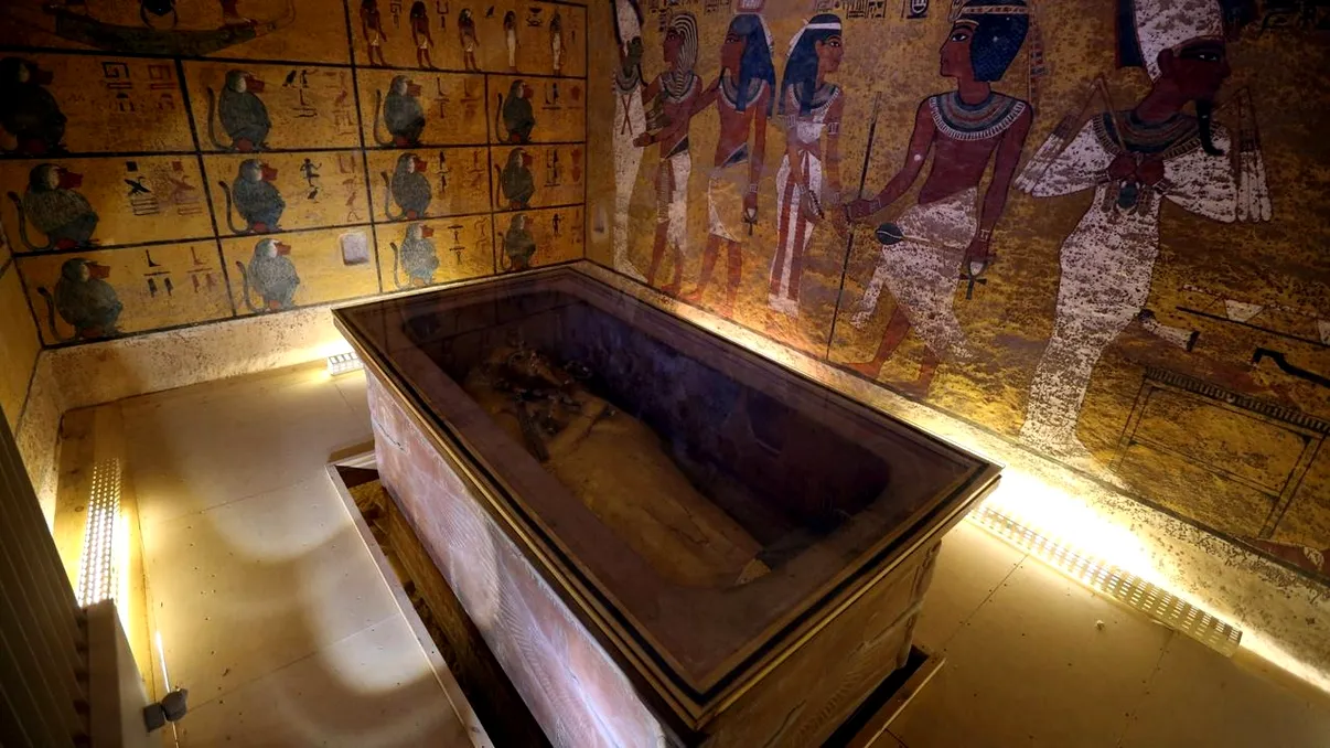 Cât ar costa sicriul lui Tutankhamon dacă ar fi produs astăzi: ce făceau egiptenii săraci pentru comorile din morminte