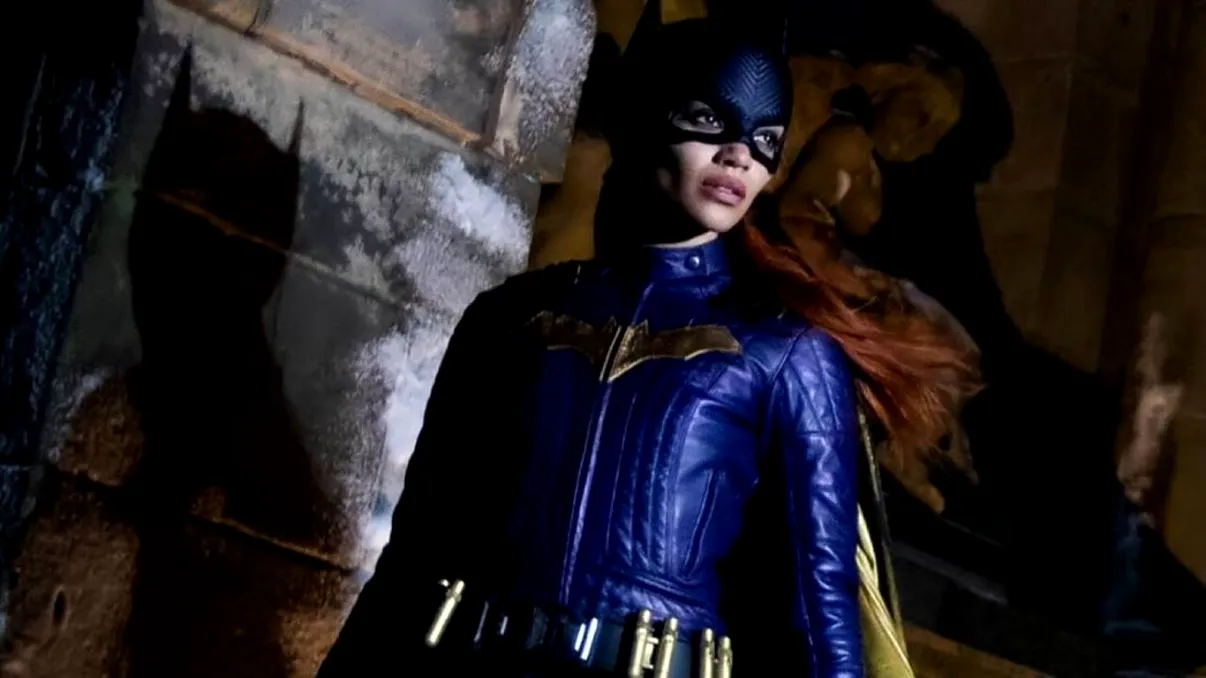 VIDEO Batgirl, băgat „la sertar” de Warner Bros. Clipul distribuit de Leslie Grace, pe TikTok