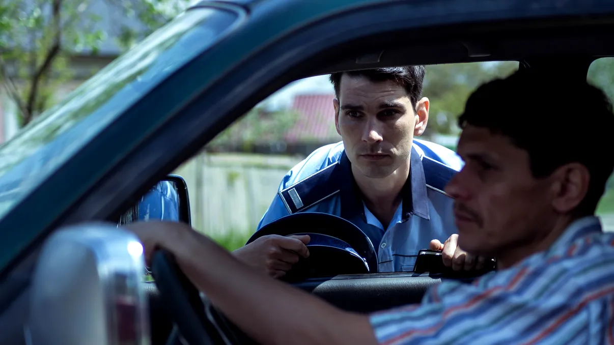 INTERVIU „Oameni de treabă”, comedia românească ce aduce pe ecrane realitatea actuală din țară: de vorbă cu Paul Negoescu, Iulian Postelnicu, Anghel Damian și Crina Semciuc