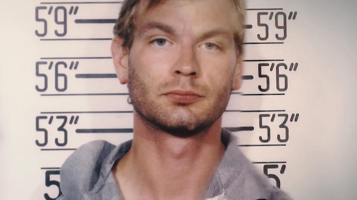 REVIEW Conversations with a Killer: The Jeffrey Dahmer Tapes. Cum exploatează Netflix la maxim un subiect deja „fumat”
