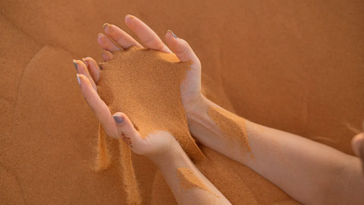 Particulele de nisip purificate au efecte anti-obezitate, confirmă oamenii de știință: ce înseamnă acest lucru