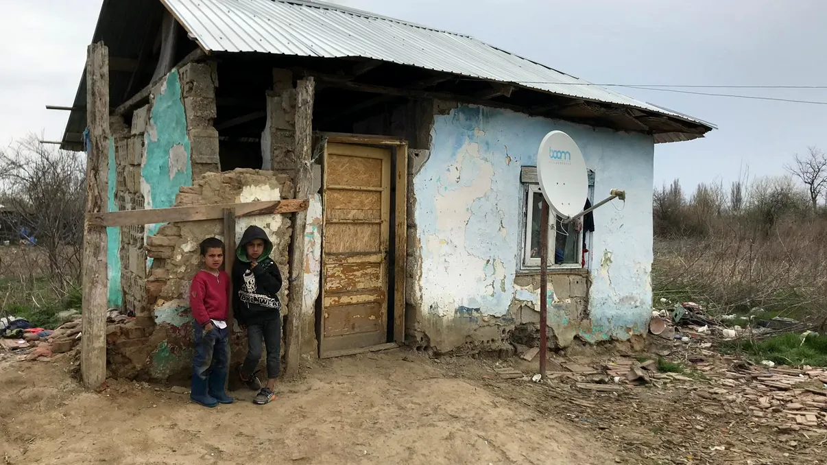 Sărăcia va fi atât de mare, încât vor cădea casele pe noi: asta ne așteaptă, dacă nu știm să facem bani în 2023