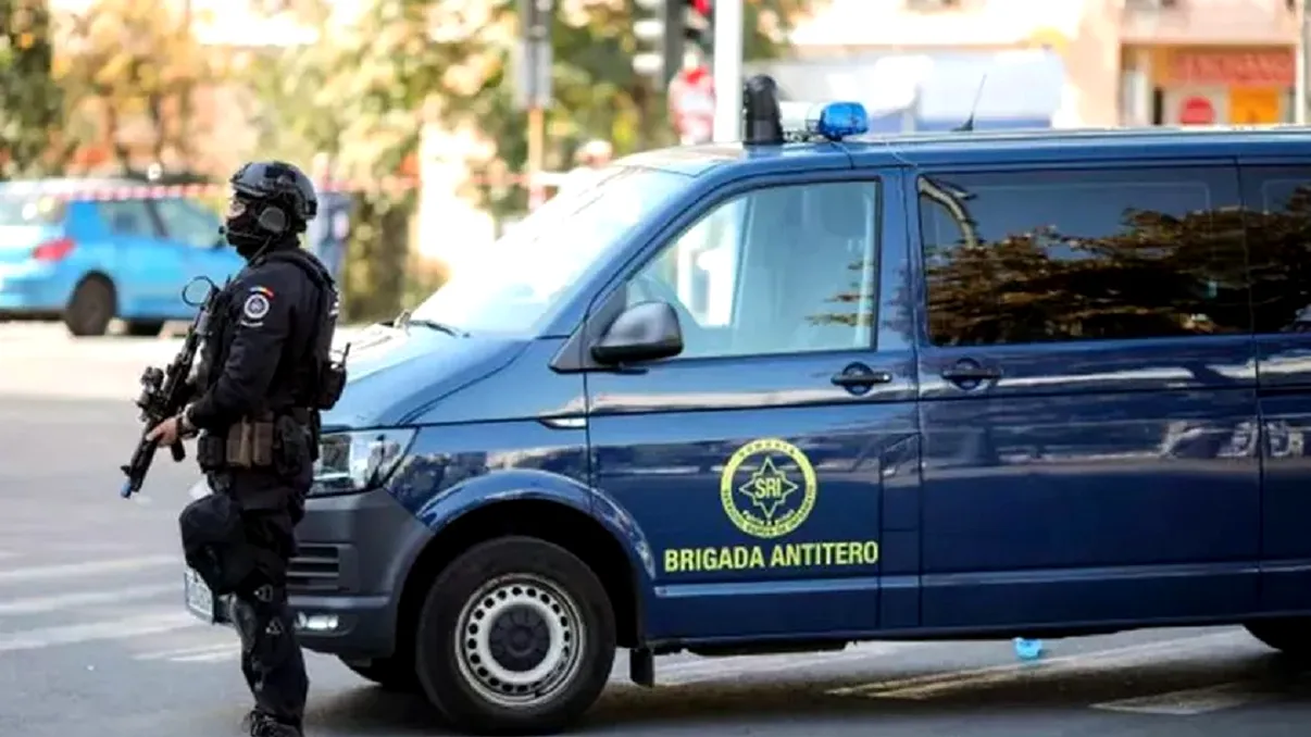 Alertă cu bombă în Timişoara, mobilizare de forțe la fața locului. Peste 100 de elevi au fost evacuați