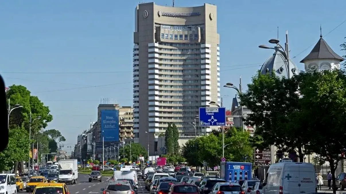Alertă de incendiu la Hotelul Intercontinental din Capitală. Pompierii sunt la fața locului