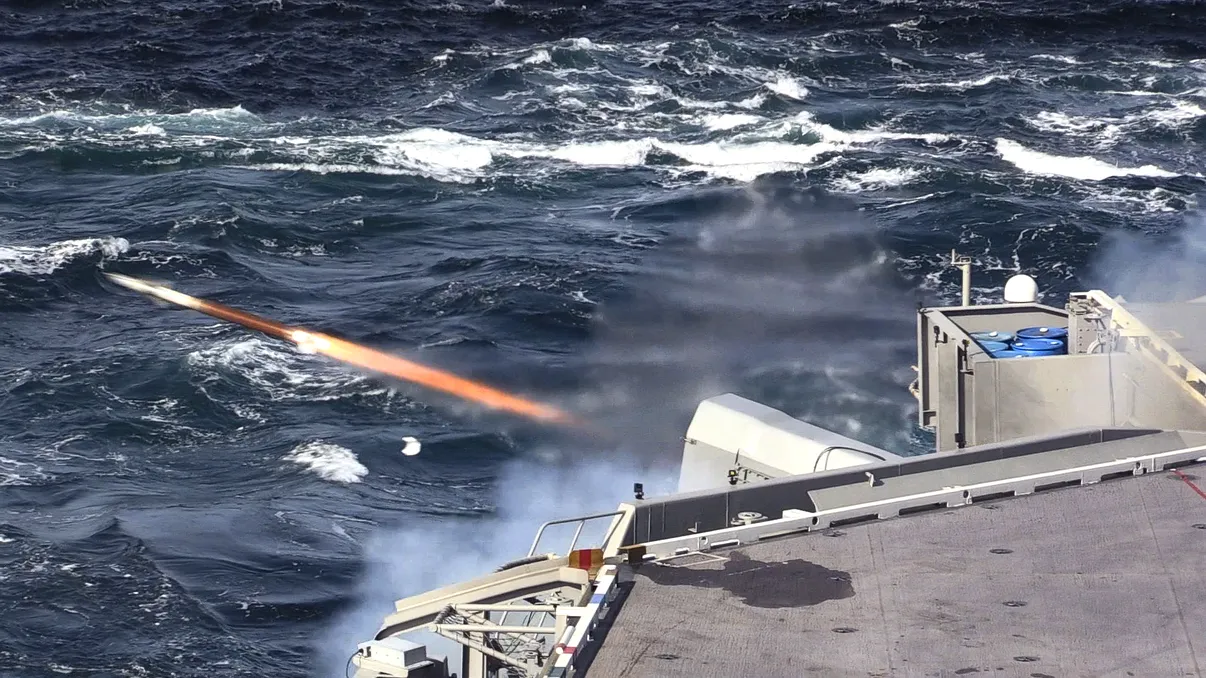 Incendiu la bordul portavionului USS Abraham Lincoln. 9 marinari au fost răniți