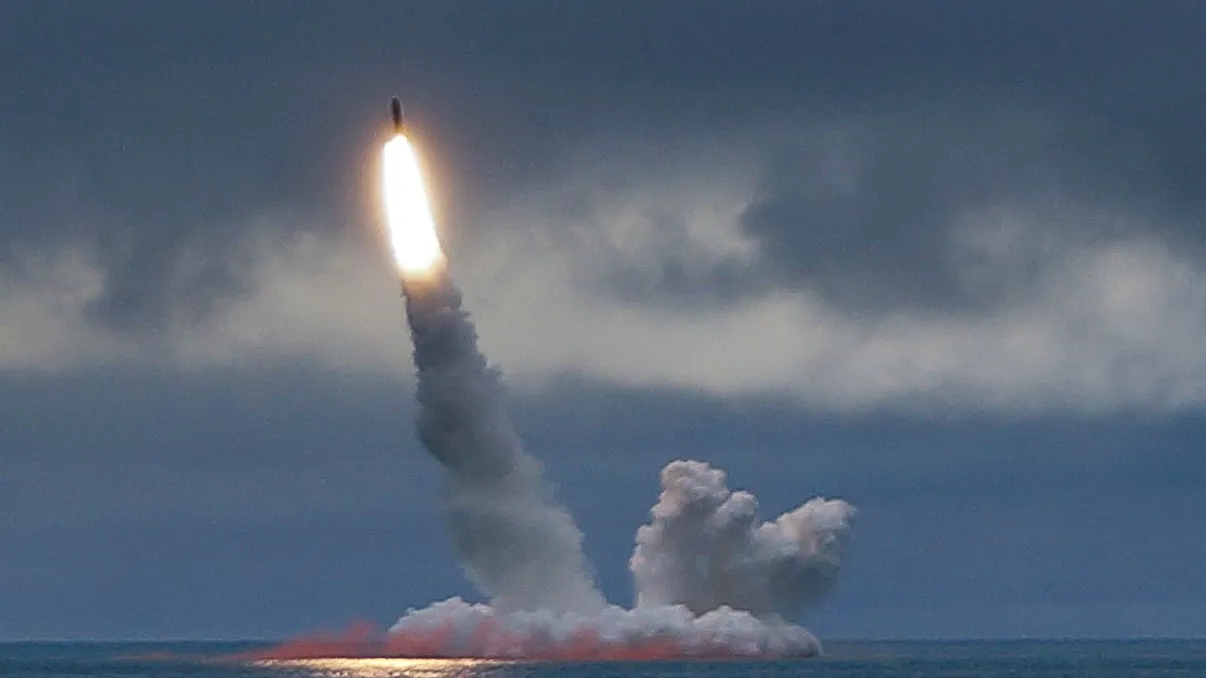 Rusia anunță că a lansat cu succes o rachetă balistică în nordul Mării Albe. Racheta a fost construită să transporte un focos nucleare