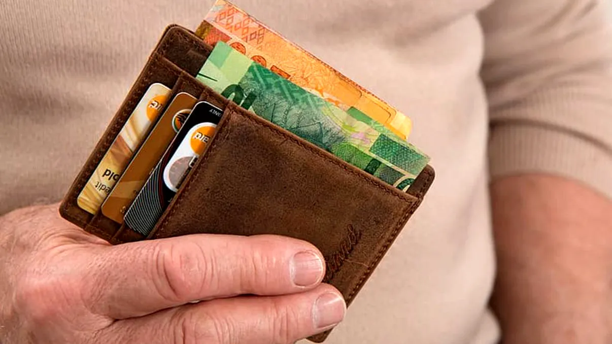 Se schimbă banii, decizia băncii centrale din această țară din Europa: cum s-a ajuns la soluția radicală