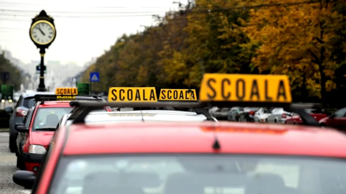 Cât te costă școala de șoferi în România: prețurile au explodat, dacă vrei permis de conducere
