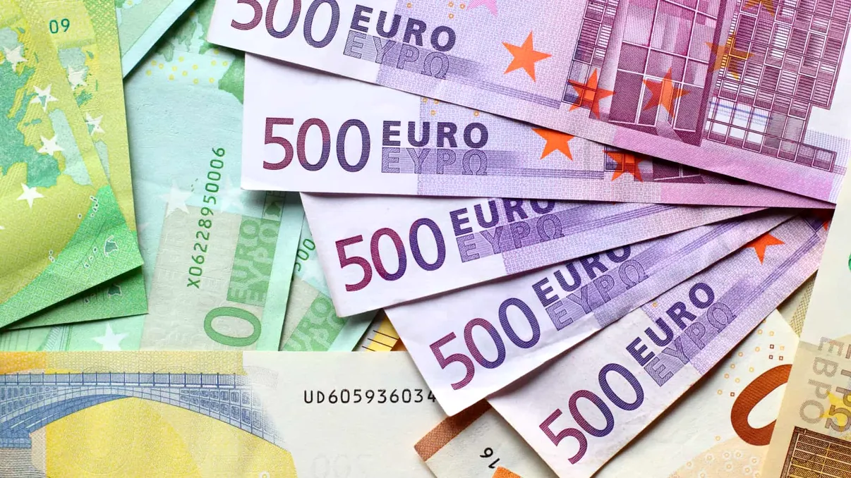 Sute de milioane de euro, împărțite între acești români, din ianuarie 2023: trebuie să faci o cerere