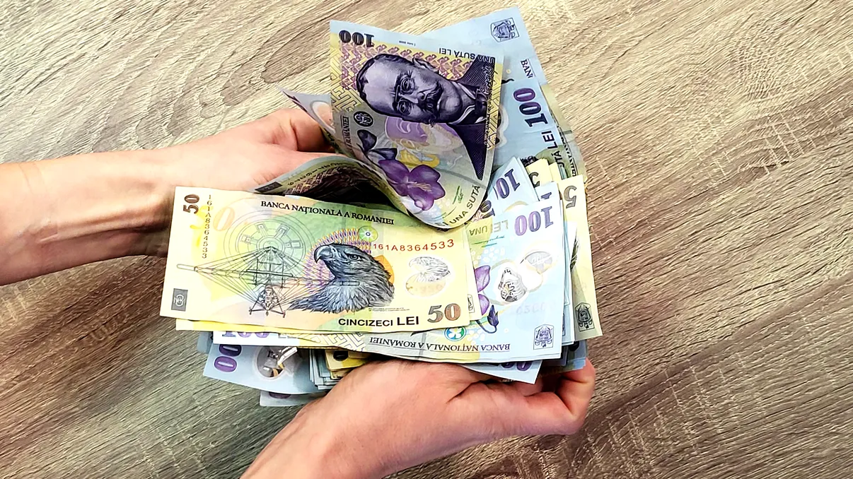 Bonus de 5000 de lei pentru mii de români angajați la ”gigant”: așa înțelegi cine câștigă din scumpirile la energie