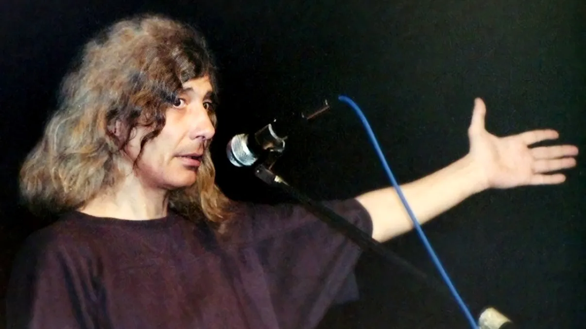 ”Moțu” Pittiș, artistul desăvârșit: de la ”Nu contează cât de lung am părul” la Teleenciclopedia