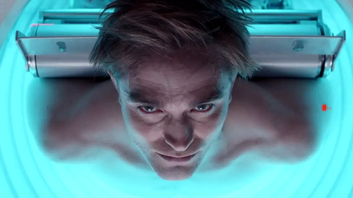 Robert Pattinson arată înfiorător în noul film al regizorului “Parasite”: când vei putea vedea Mickey 17