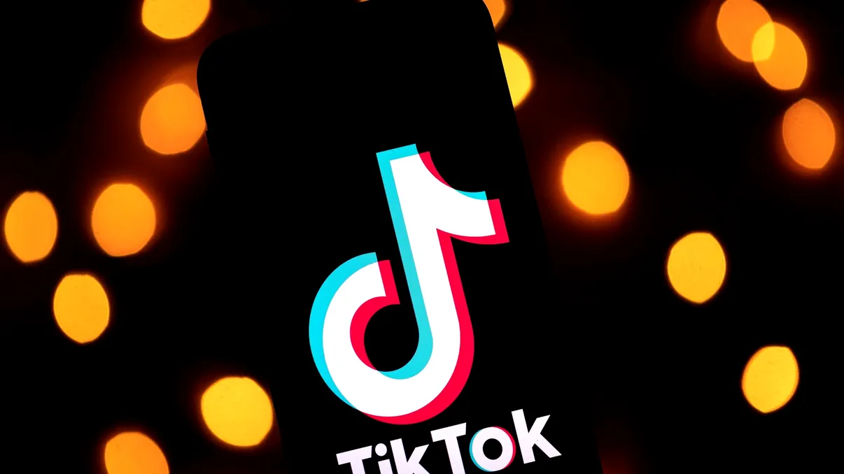 TikTok pierde „coroana”: care au fost cele mai accesate domenii și aplicații, în 2022
