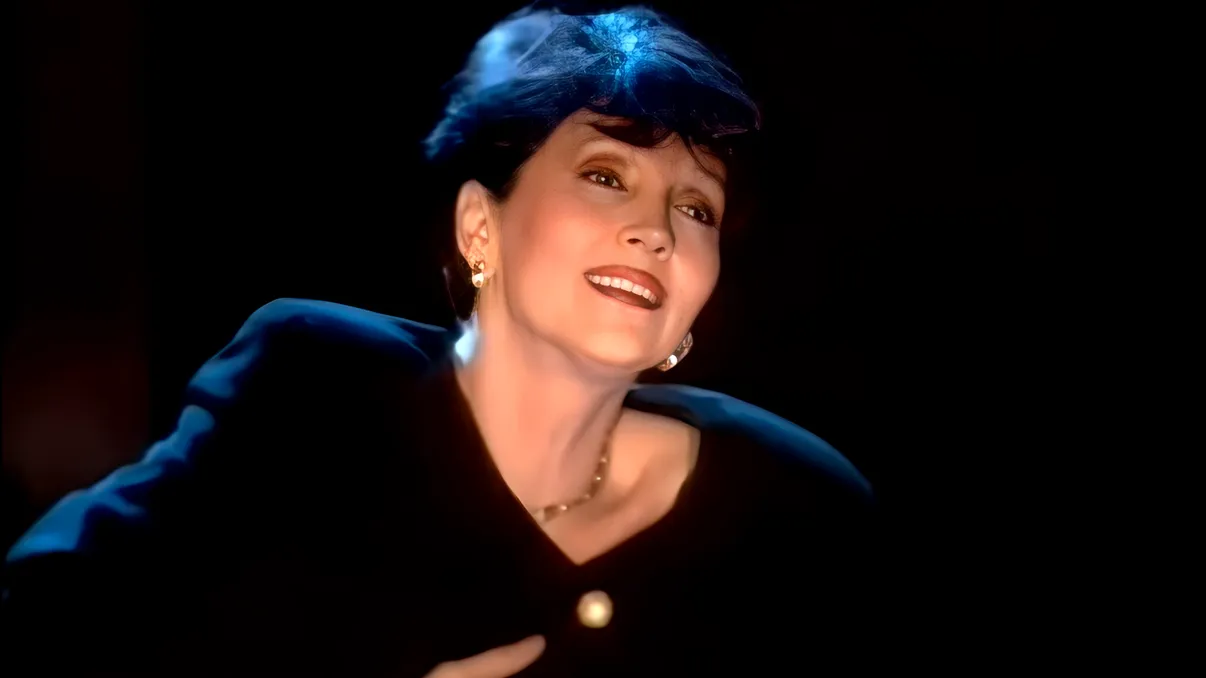 „Doamna Oscar” a fost acuzată de misticism, dar mai târziu s-a pocăit. Dida Drăgan a iubit enorm, dar a fost părăsită pentru Silvia Dumitrescu, căreia nu-i poartă pică