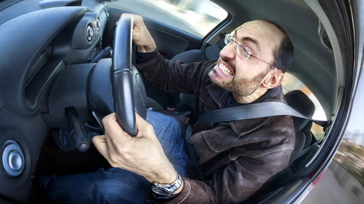 Codul Rutier 2023 - ți se ridică mașina pe loc în România: noua lovitură pentru șoferii români